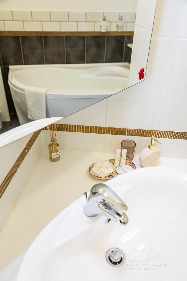 Captain Buda Apartment Budapest Ngoại thất bức ảnh
