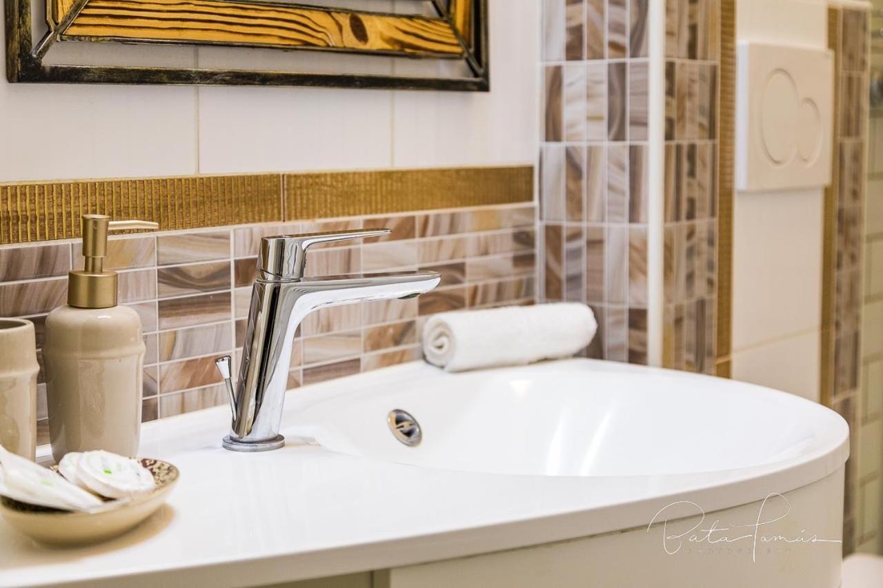Captain Buda Apartment Budapest Ngoại thất bức ảnh